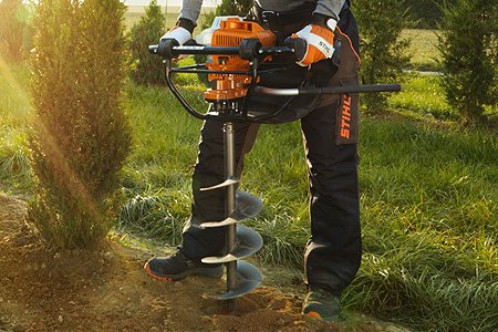 stihl grondboormachine in actie