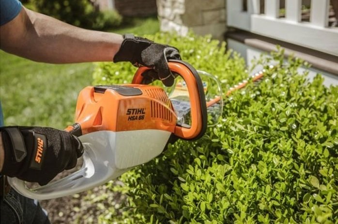 stihl accuheggenschaar in actie