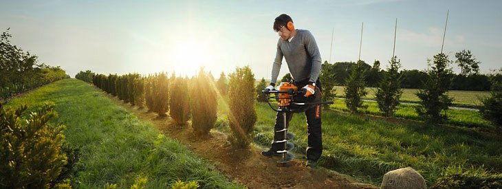 stihl grondboor in actie