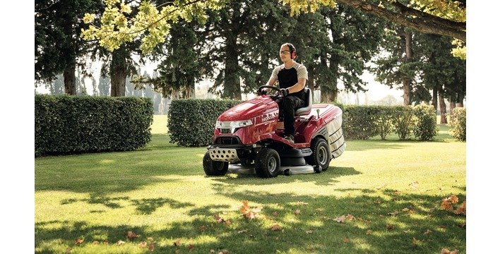 Druipend Regenboog cafe HONDA Zitmaaiers - Van den Bossche - tuinmachines